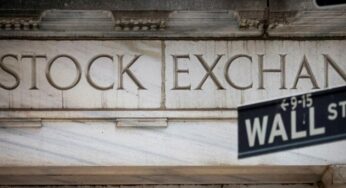 Nuevo récord en la era Milei: el riesgo país cae por debajo de los 900 puntos