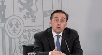 Albares advierte a los talibán de que no serán reconocidos mientras sigan coartando los derechos de mujeres y niñas