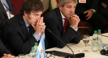 Gracias a la motosierra en el gasto, el Gobierno logró mantener el superávit en noviembre