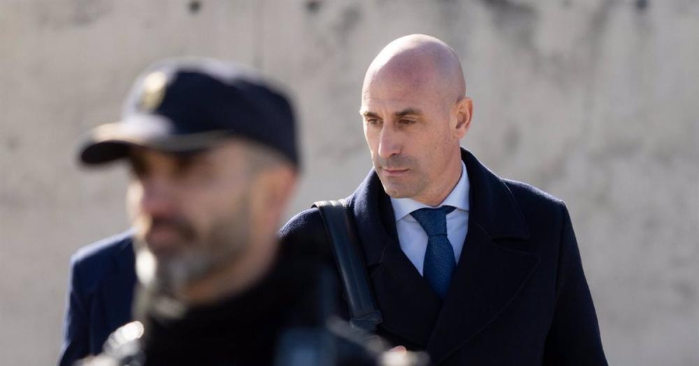 Rubiales renuncia a que sus hijas declaren en el juicio por el beso no consentido a Jenni Hermoso