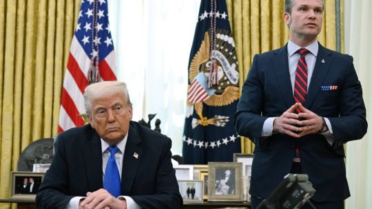 Funcionarios de inteligencia de Trump enfrentan duro interrogatorio en el Congreso tras nuevas filtraciones en Signal