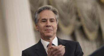 Ucrania agradece a Blinken su “crucial papel” para garantizar su “supervivencia”