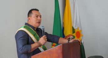 Exgobernador del Amazonas fue destituido por contratar en pandemia con un financiador de su campaña