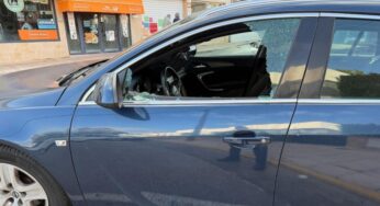 Rompen los cristales de las ventanillas a más de una quincena de vehículos en varias calles de Ronda