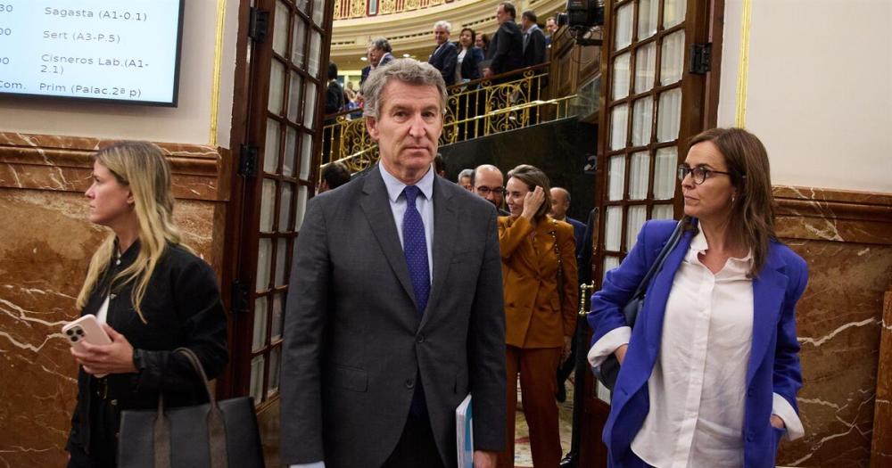 Feijóo pregunta a Sánchez si “avala la gestión” de Cerdán y el presidente defiende su honestidad y le ataca con Ayuso