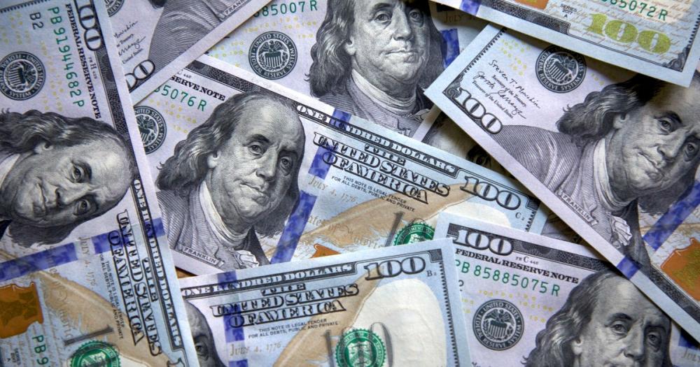 Luego de la salida del cepo, se recuperan los depósitos en dólares en los bancos